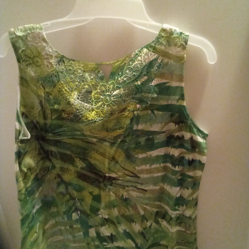 Ladies top - Picture 2 of 2